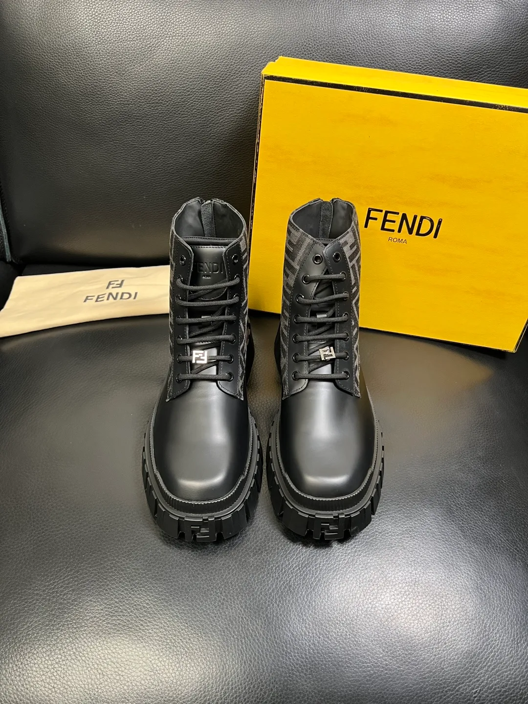 Men's shoes 💰900 FENDI High-quality top craftsmanship, Fendi boots high-top counter synchronization, original factory configuration imported Italian cowhide fly-knit fabric, imported cowhide lining, breathable and comfortable, soles: original soles specially provided by the original factory, original factory and single goods are welcome to compare, code number 39-44 (customized 38 45)